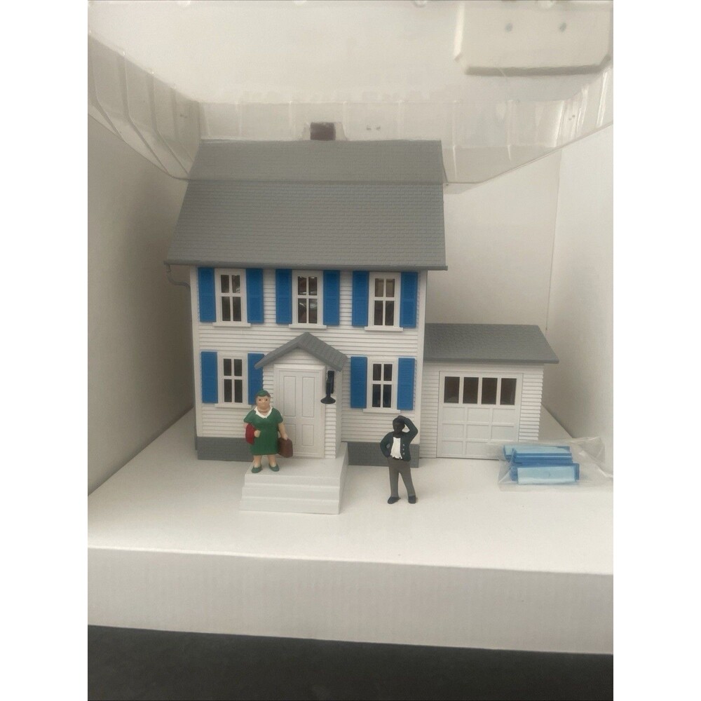 Model Power # 6351 O 027 Scale Sinatra's House Lighted